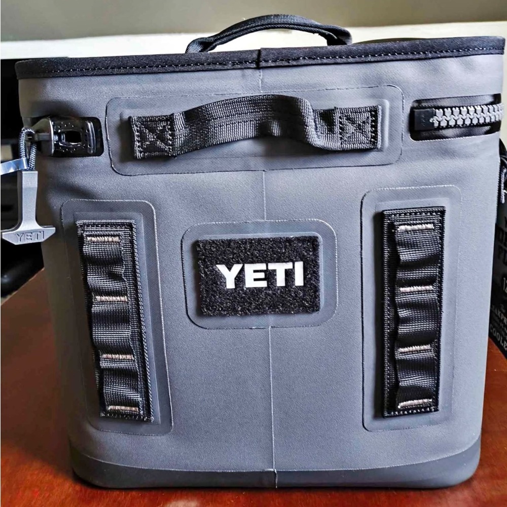 NWT Yeti Hopper flip 12 (charcoal)
